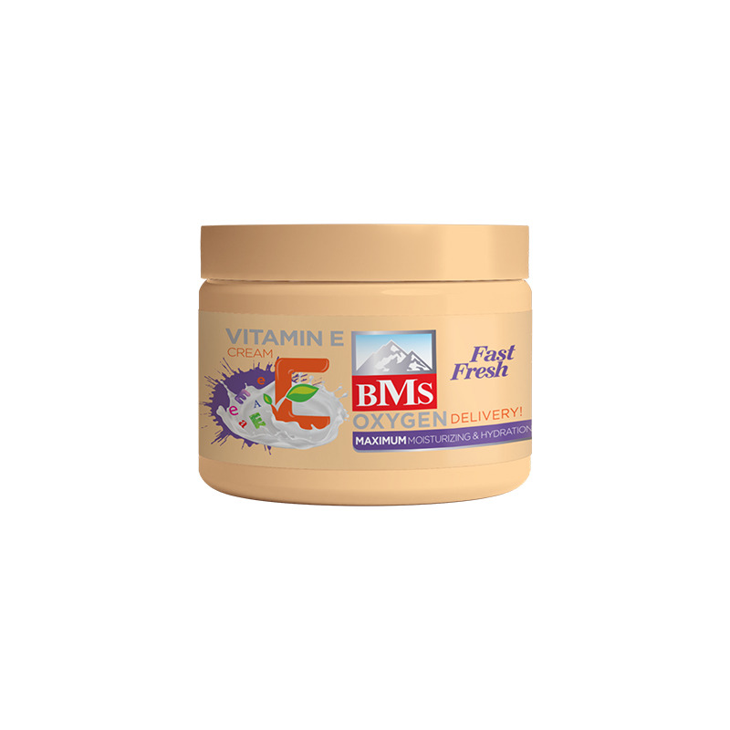 f0026d5781cd4865bc098fe0d002bc3b کرم مرطوب کننده ویتامین E حجم 200 میل بی ام اس (BMS) یک کرم مرطوب کننده و آبرسان برای پوست دست و صورت است که حاوی ویتامین E، خاصیت آنتیاکسیدانی، و ضد التهابی دارد. این کرم با حفظ رطوبت پوست، از خشکی آن جلوگیری کرده و به حفظ شادابی، نرمی، و لطافت پوست کمک میکند و روند پیری زودرس را نیز کند میکند