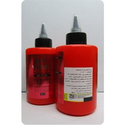 حجم 300 میلی‌لیتر حاوی کراتین و روغن آرگان مخصوص موهای آسیب‌دیده و رنگ شده بدون سولفات و فرمول سبک آبرسان و نرم‌کننده مو کاهش موخوره و جلوگیری از وز شدن مو افزایش مقاومت مو در برابر آسیب‌های حرارتی و محیطی حالت‌دهی طبیعی و ماندگار بدون براقی مصنوعی